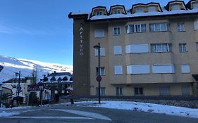 Sierra Nevada Ski Station - Arttyco. Modern And Well Located